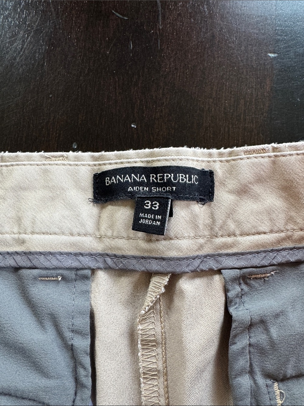Banana Republic Stone Flat-Front Men’s Shorts - Picture 2 of 6